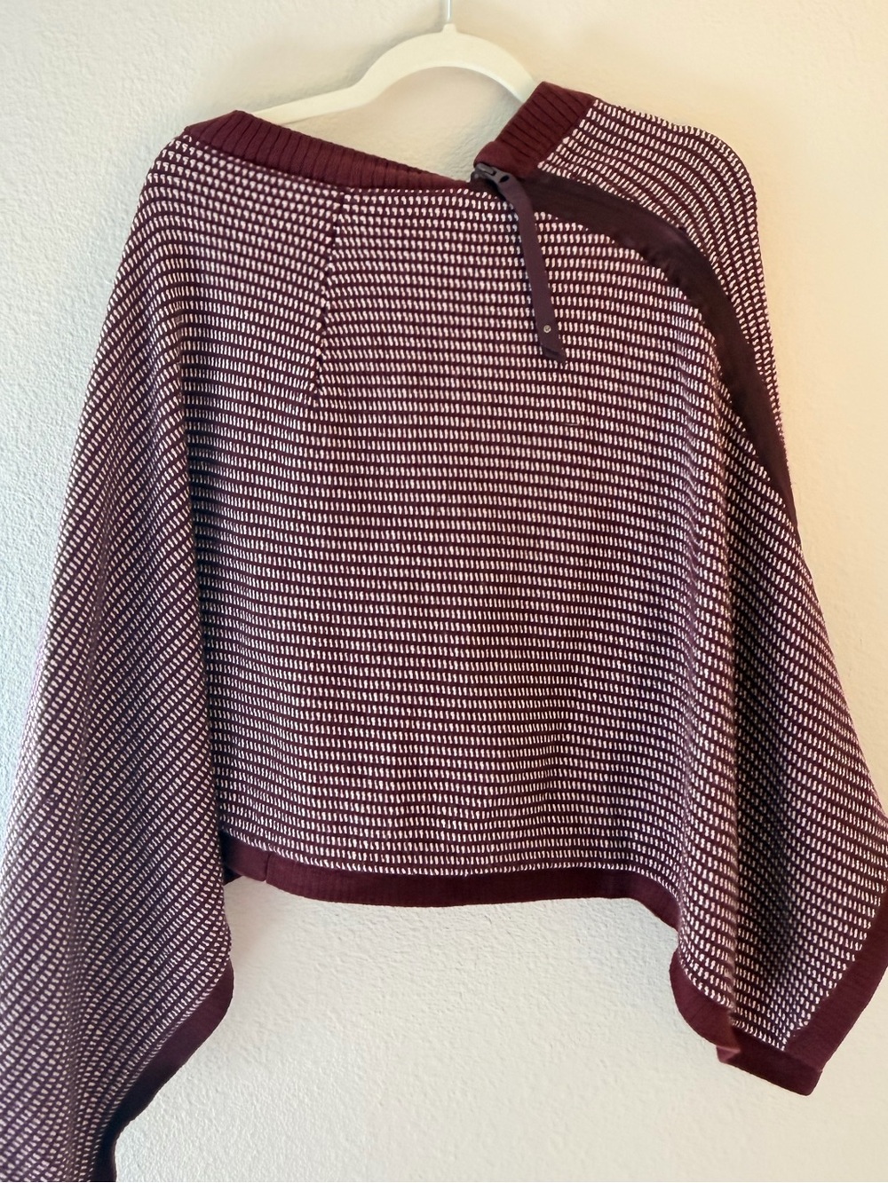 lululemon knitted shawl/cape Maroon and Cream color